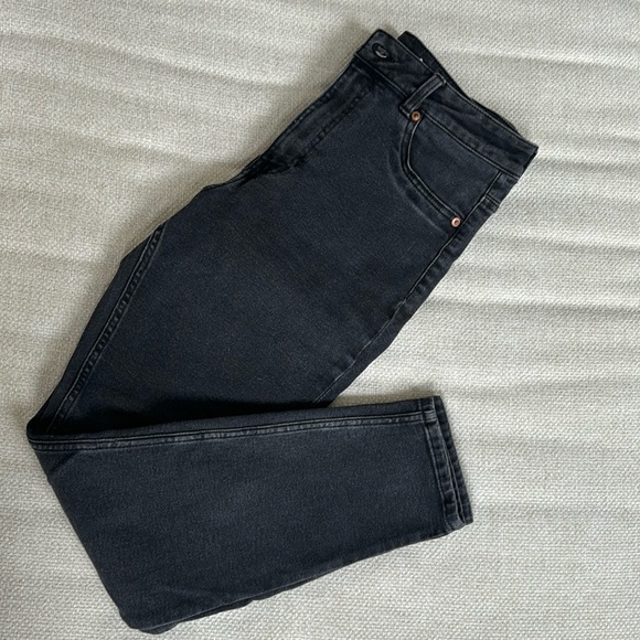 H&M HIGH RISE BLACK JEANS - Picture 1 of 4